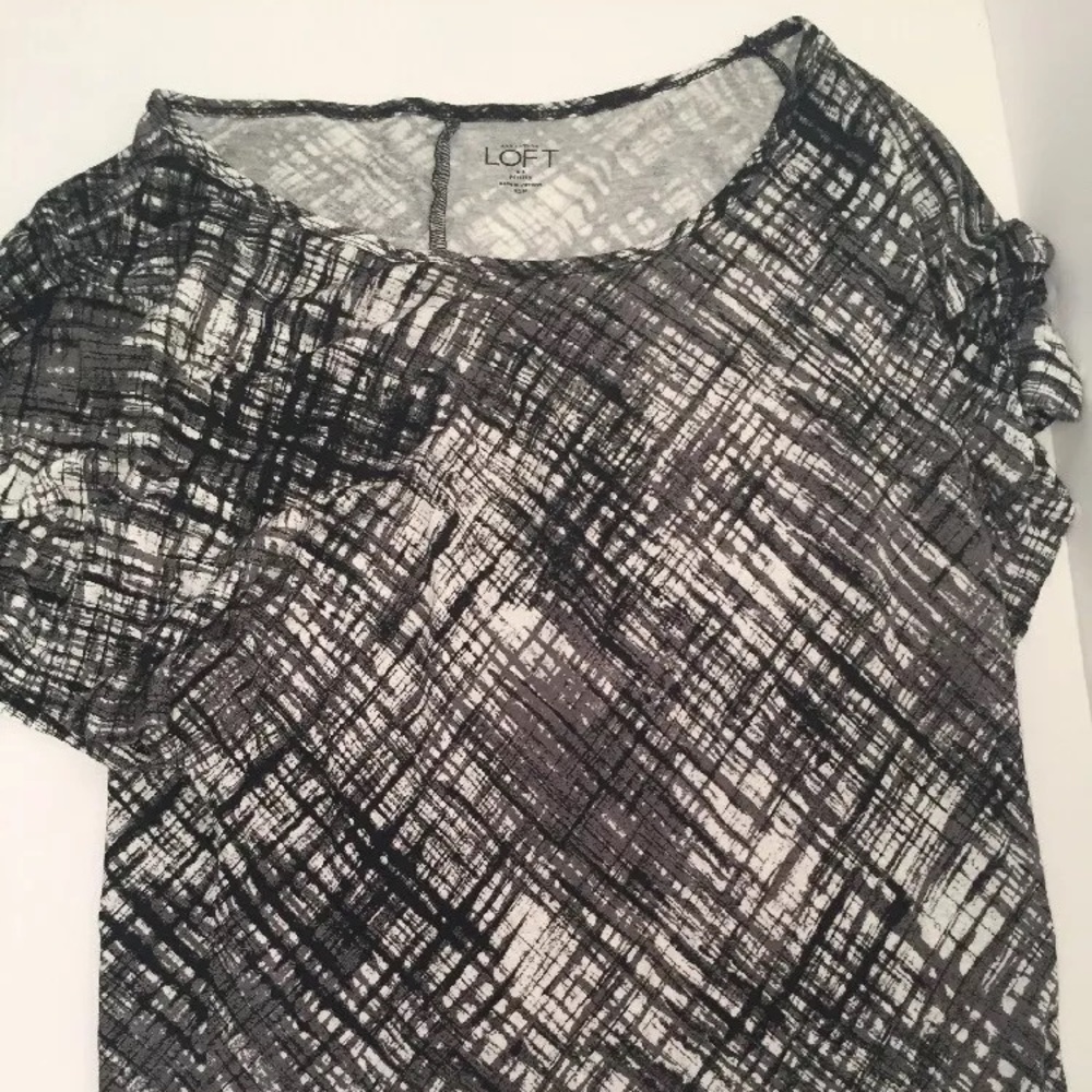 Loft Women’s Loos Flowy Top White Black Geometric